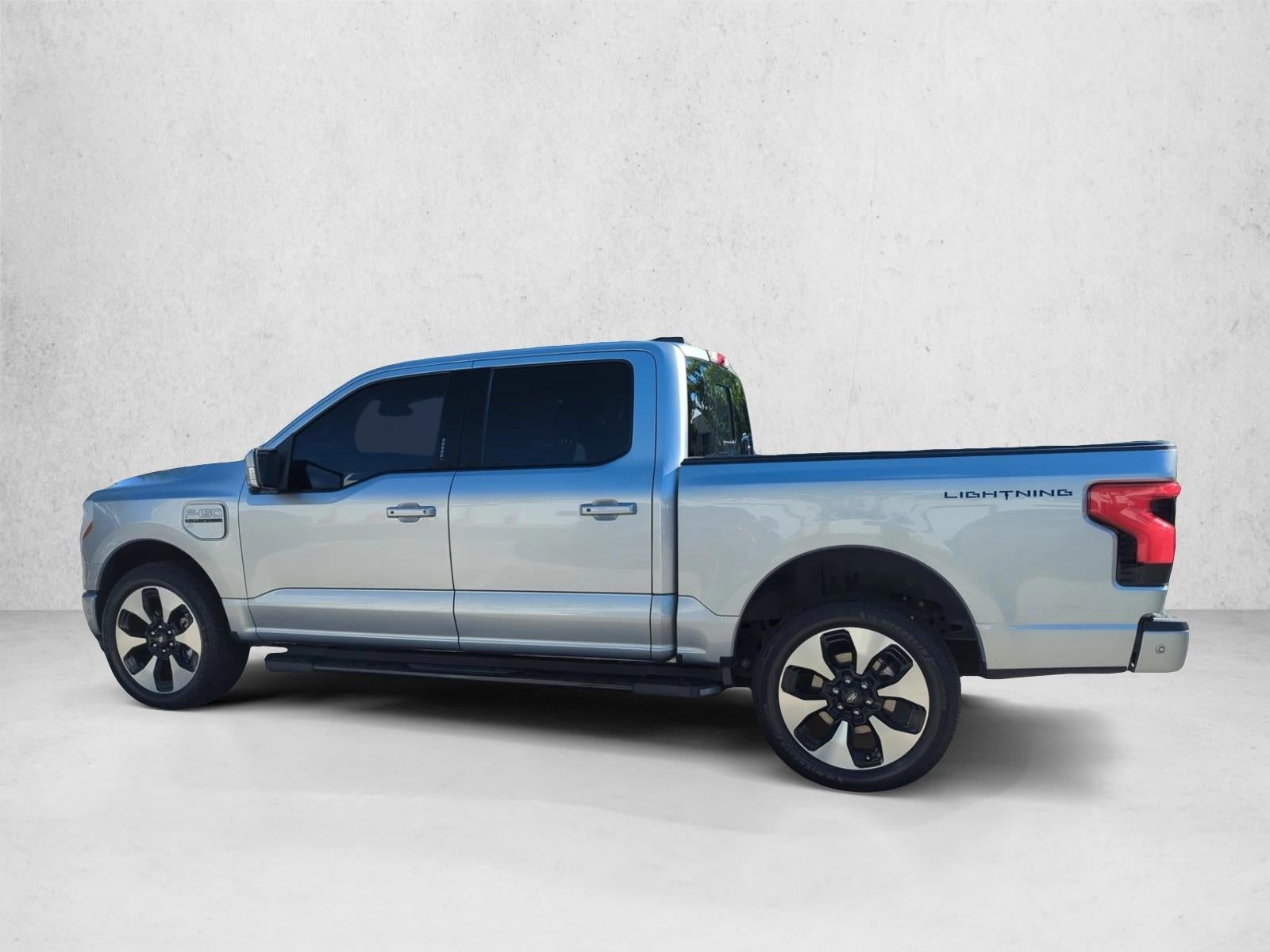 2022 Ford F-150 Lightning Platinum 4WD SuperCrew 5.5' Box