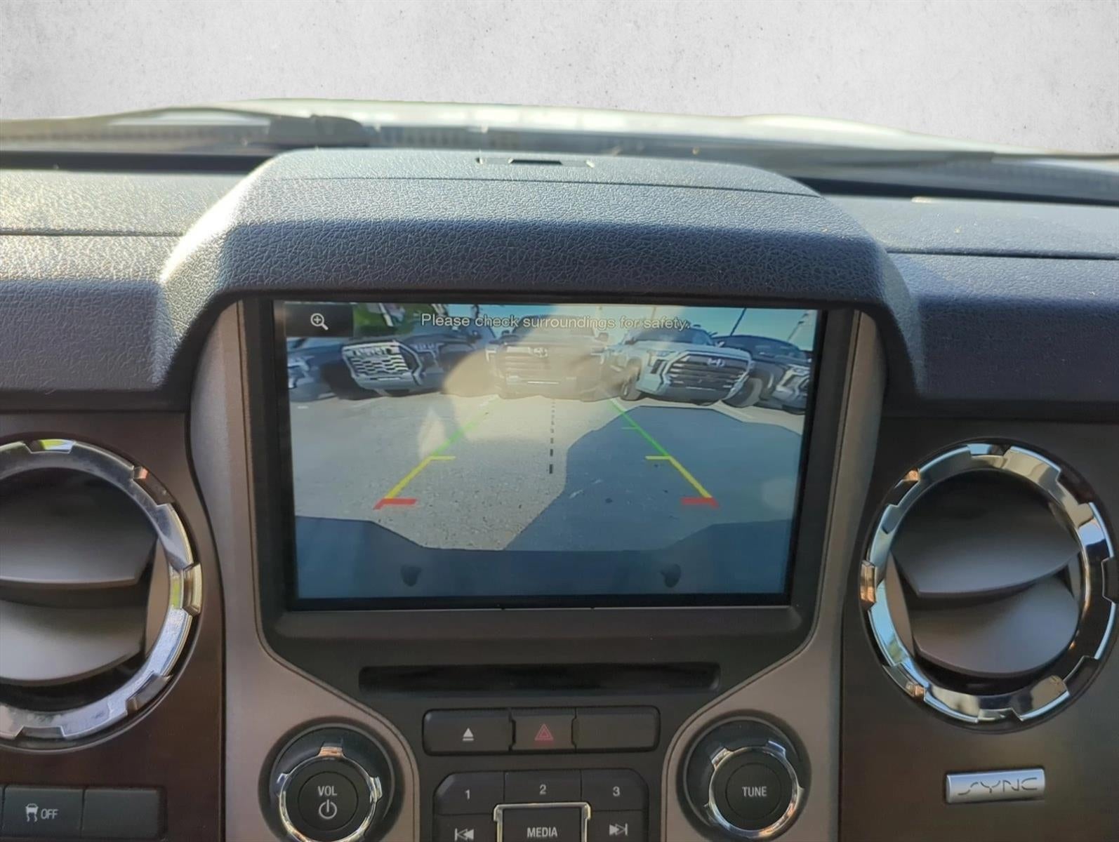 2015 Ford Super Duty F-250 SRW 4WD Crew Cab 6-3/4 Ft Box Lariat