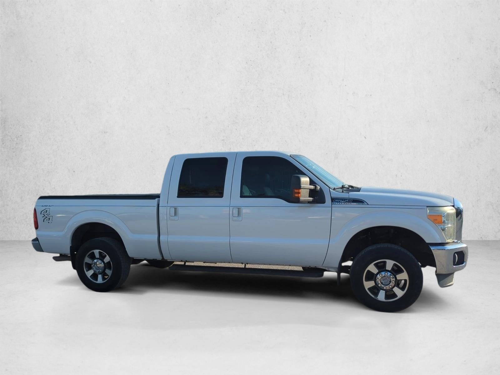 2015 Ford Super Duty F-250 SRW 4WD Crew Cab 6-3/4 Ft Box Lariat