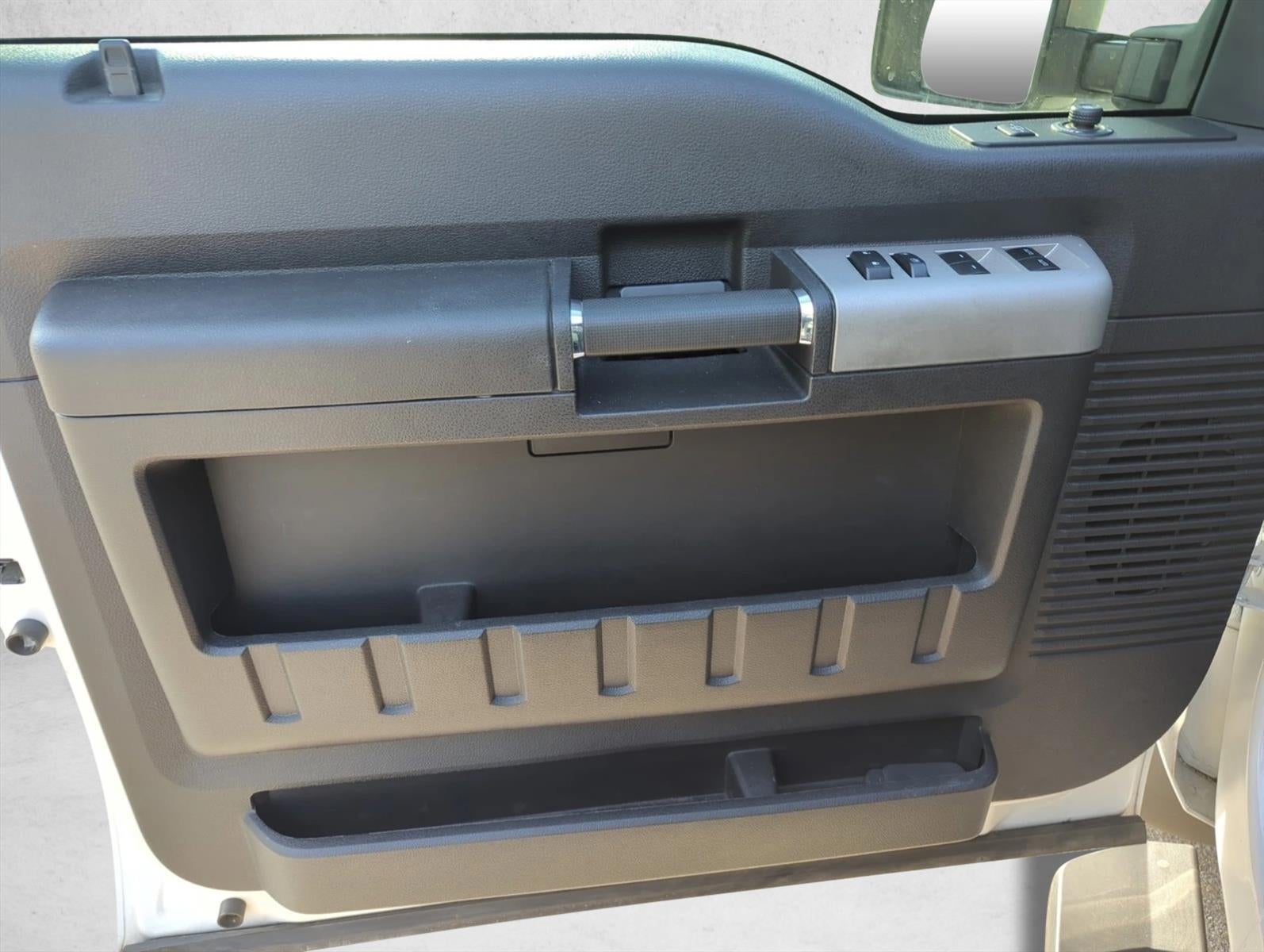 2015 Ford Super Duty F-250 SRW 4WD Crew Cab 6-3/4 Ft Box Lariat