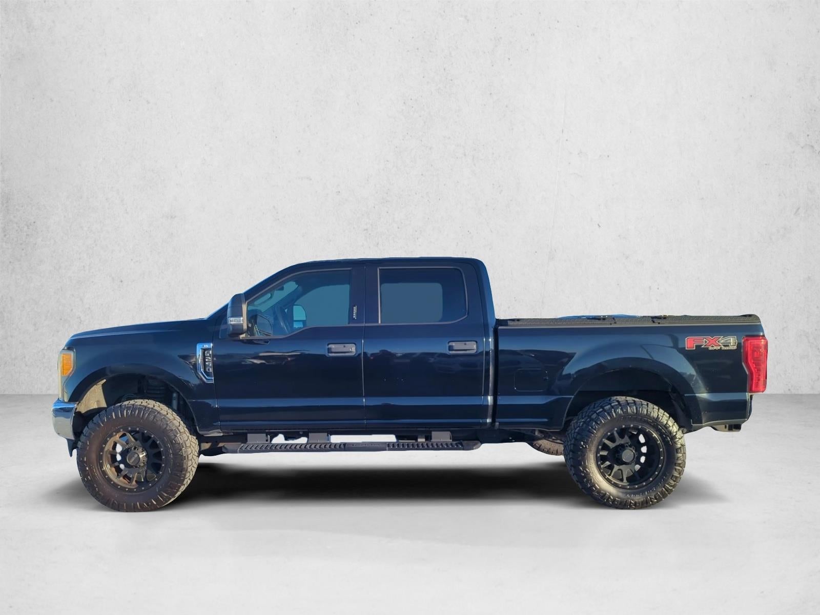 2017 Ford Super Duty F-250 SRW XLT 4WD Crew Cab 6.75' Box