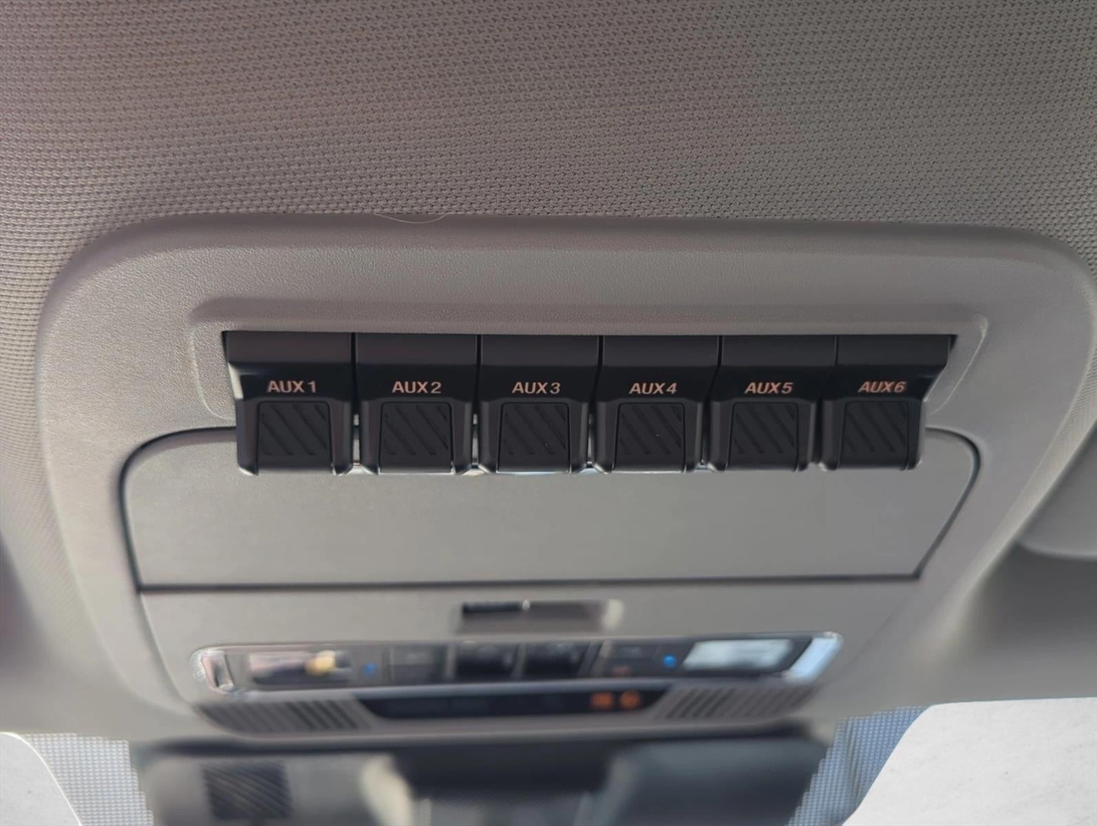 2024 Ford Super Duty F-250 SRW LARIAT 4WD Crew Cab 6.75' Box