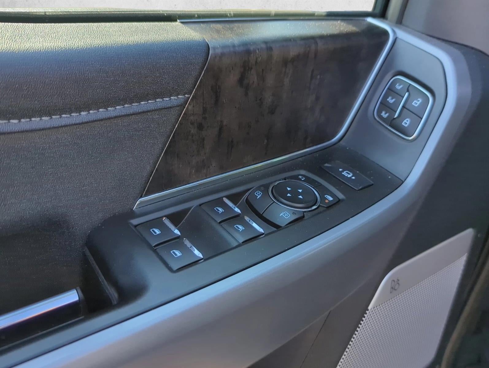 2024 Ford Super Duty F-250 SRW LARIAT 4WD Crew Cab 6.75' Box