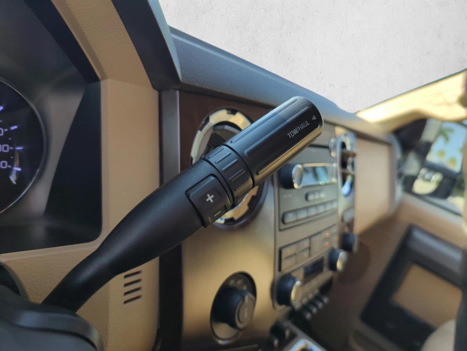 2011 Ford Super Duty F-250 SRW 4WD Crew Cab 6-3/4 Ft Box Lariat