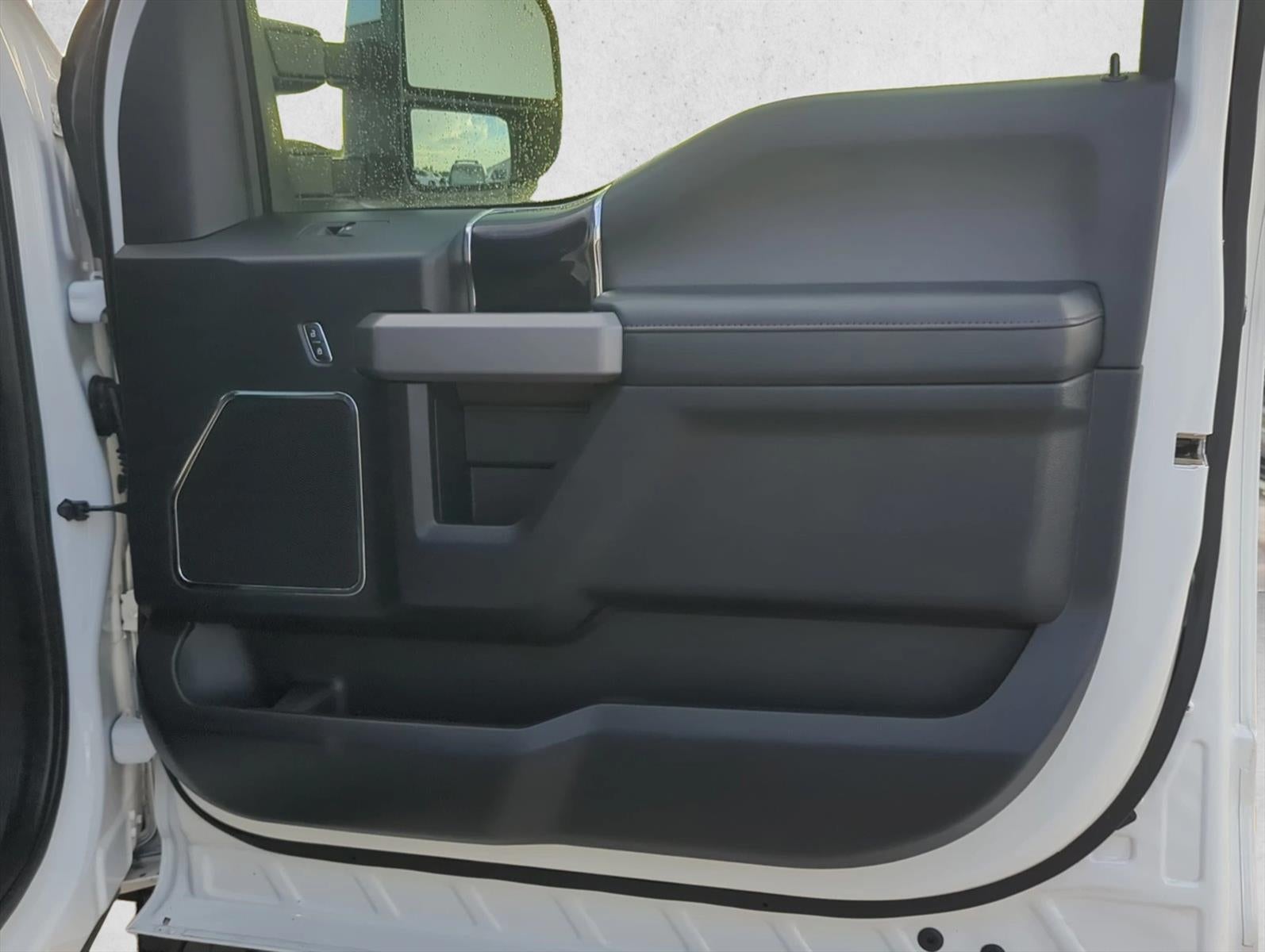 2020 Ford Super Duty F-450 DRW Platinum 4WD Crew Cab 8' Box