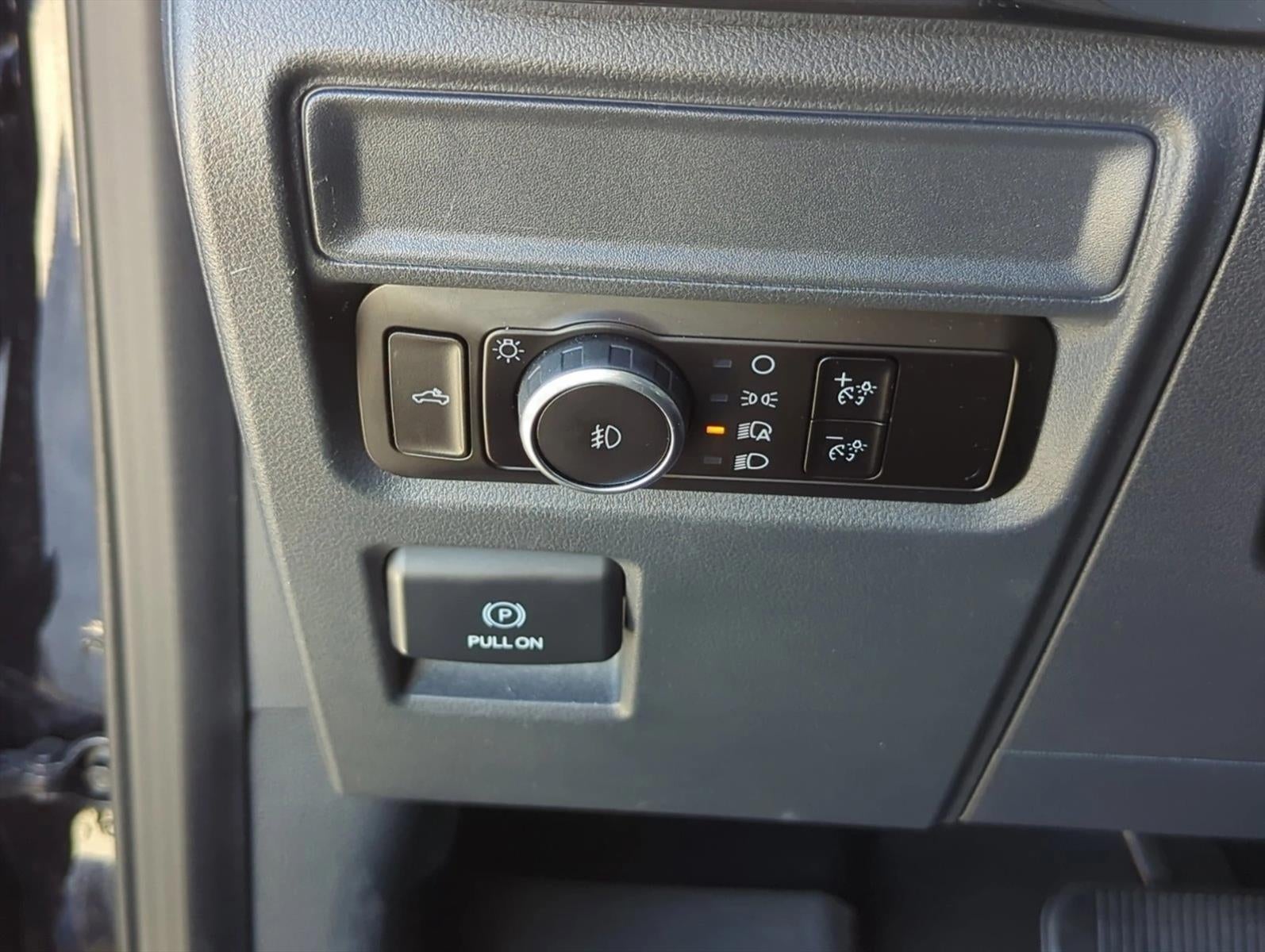 2023 Ford F-150 XL 2WD SuperCrew 5.5' Box