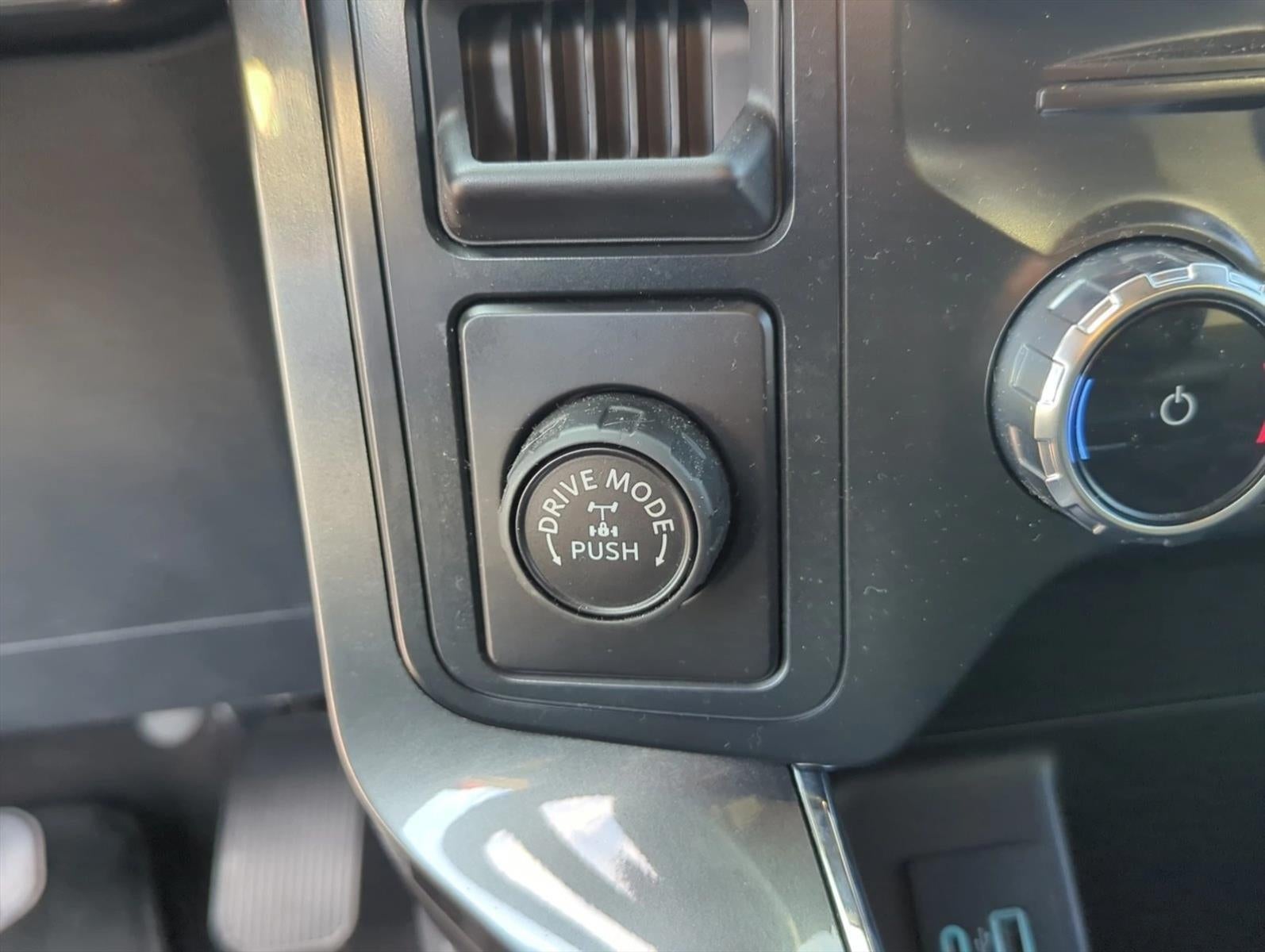 2022 Ford F-150 XLT 2WD SuperCrew 5.5' Box