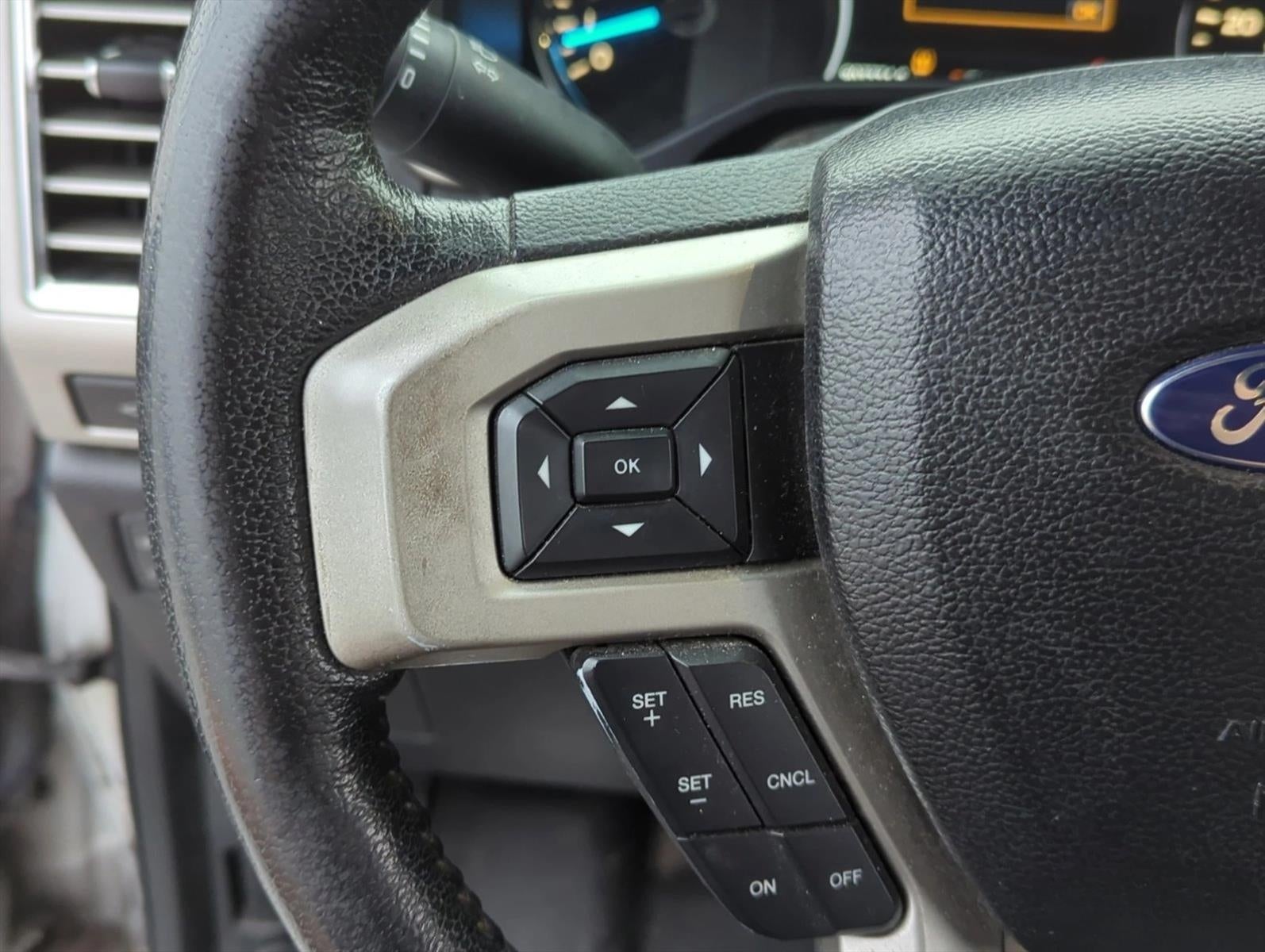 2015 Ford F-150 4WD SuperCrew 5-1/2 Ft Box XLT