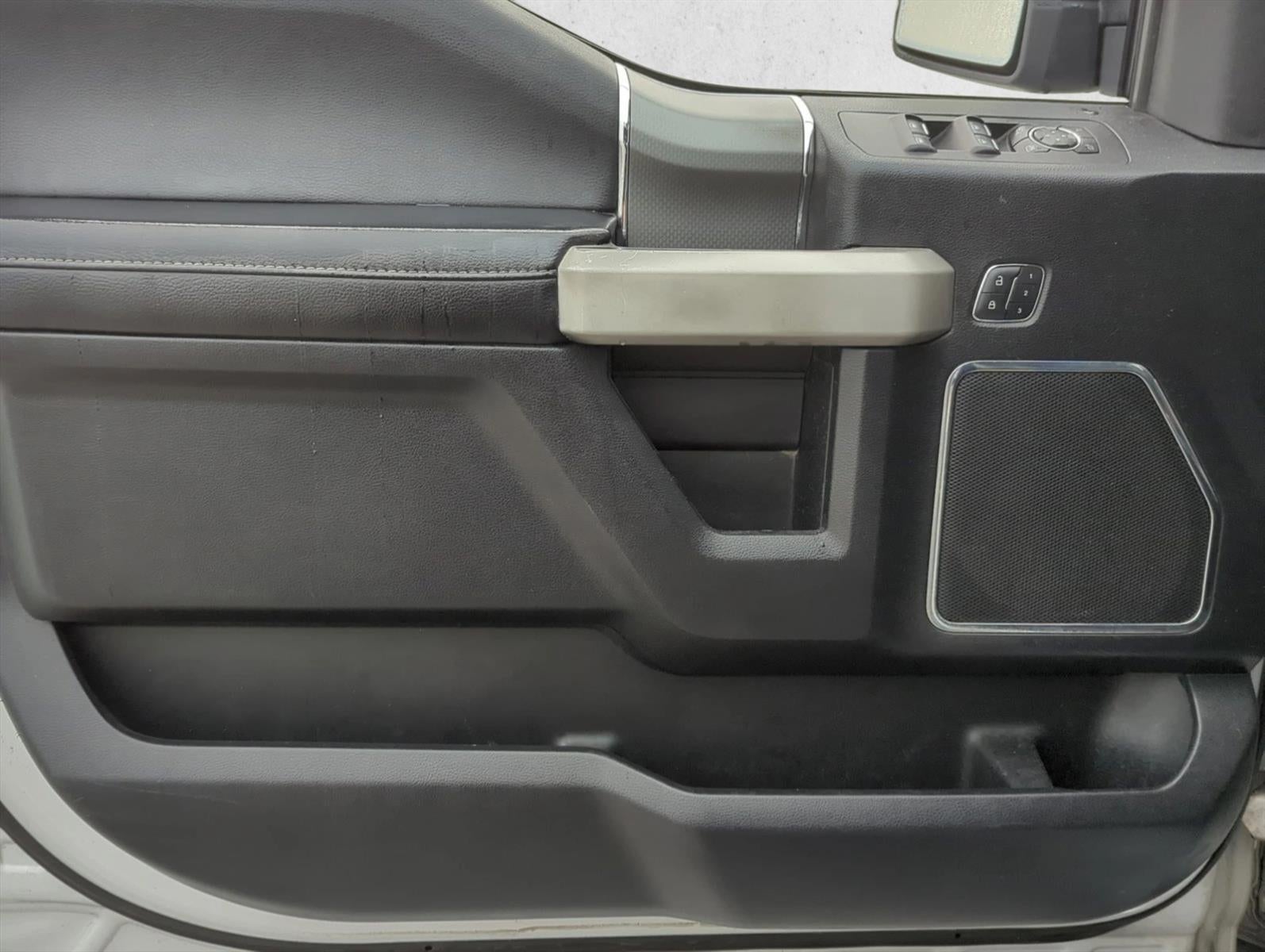 2015 Ford F-150 4WD SuperCrew 5-1/2 Ft Box XLT