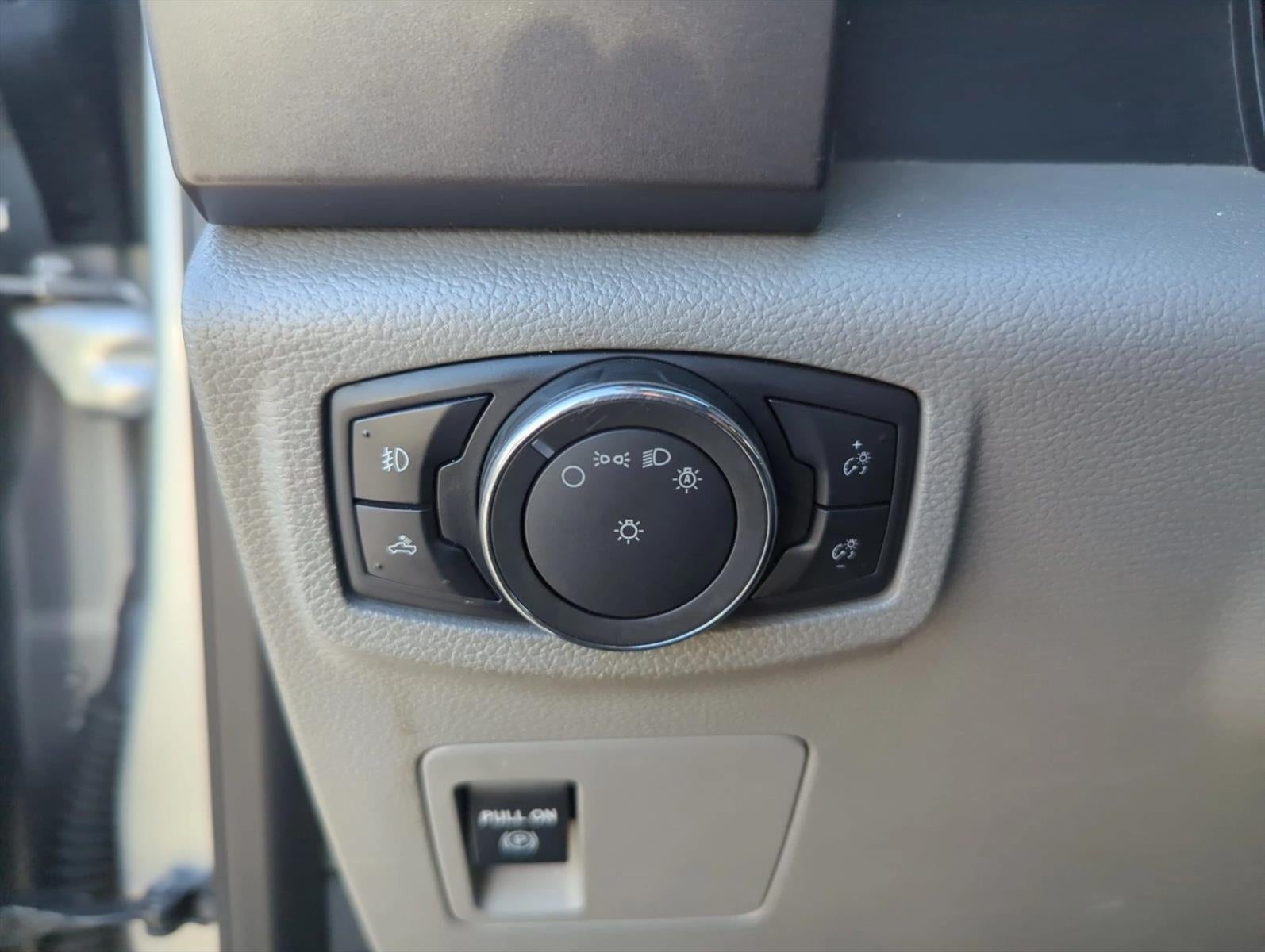 2016 Ford F-150 4WD SuperCrew 5-1/2 Ft Box XLT