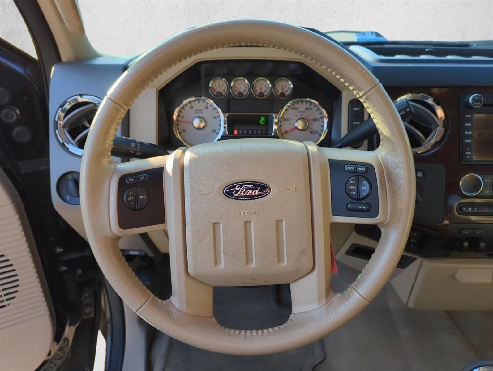 2010 Ford Super Duty F-350 DRW 4WD Crew Cab 8 Ft Box Lariat