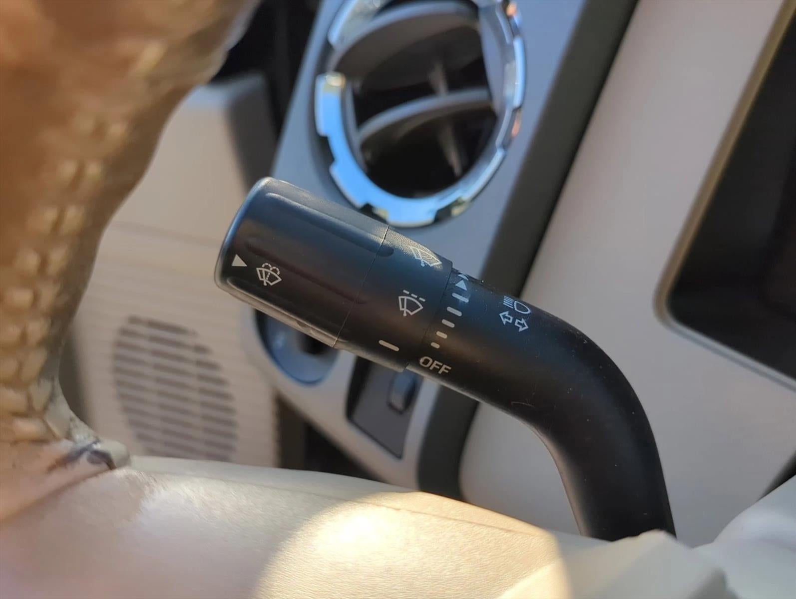 2010 Ford Super Duty F-350 DRW 4WD Crew Cab 8 Ft Box Lariat