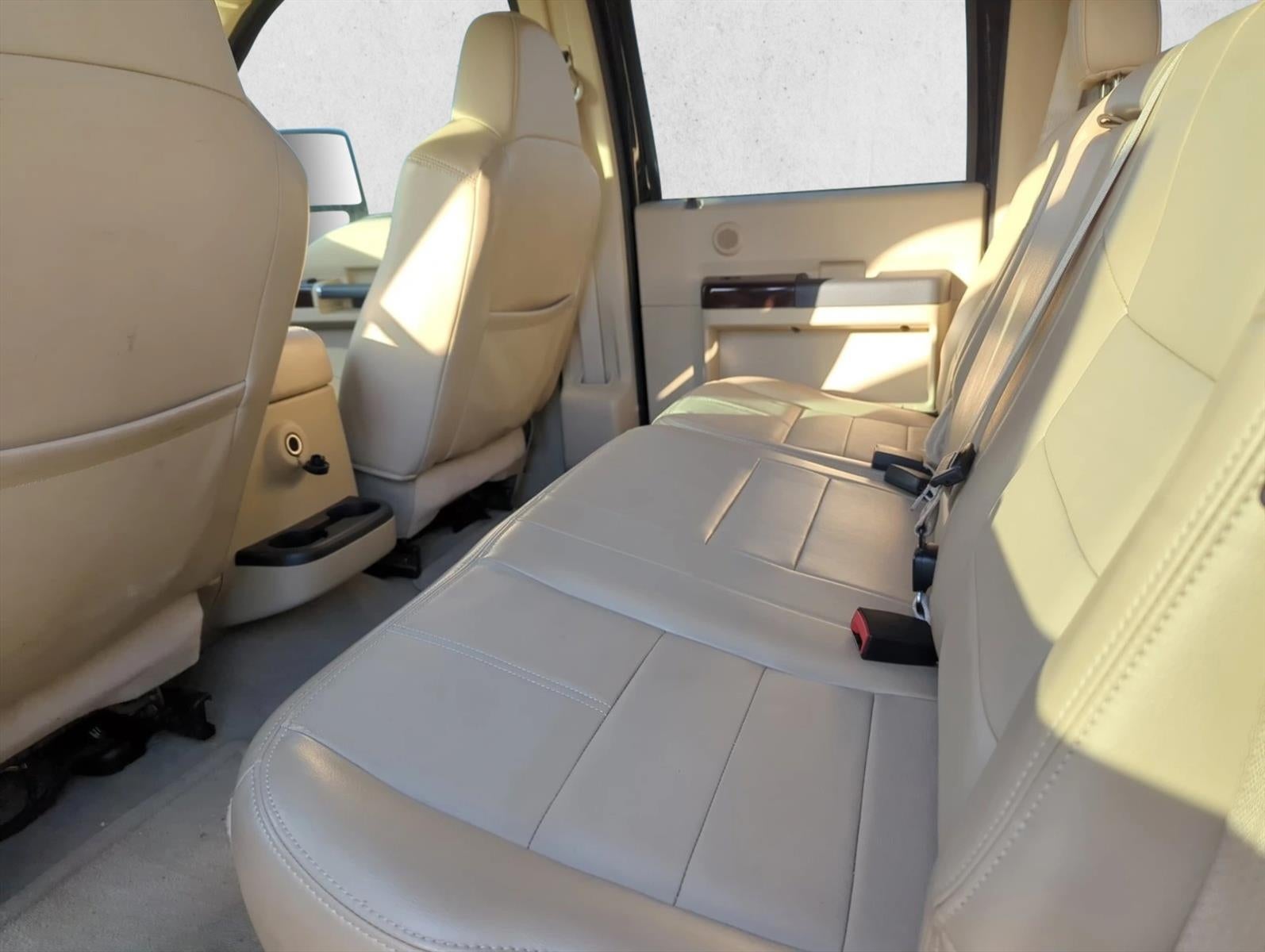 2010 Ford Super Duty F-350 DRW 4WD Crew Cab 8 Ft Box Lariat