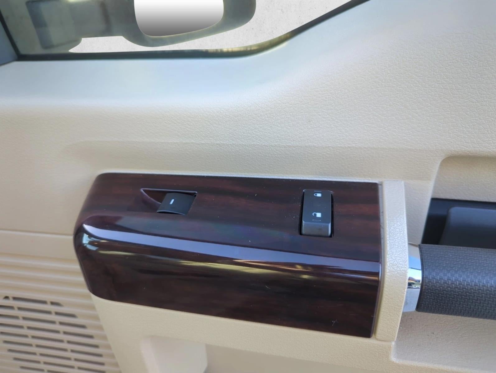 2010 Ford Super Duty F-350 DRW 4WD Crew Cab 8 Ft Box Lariat