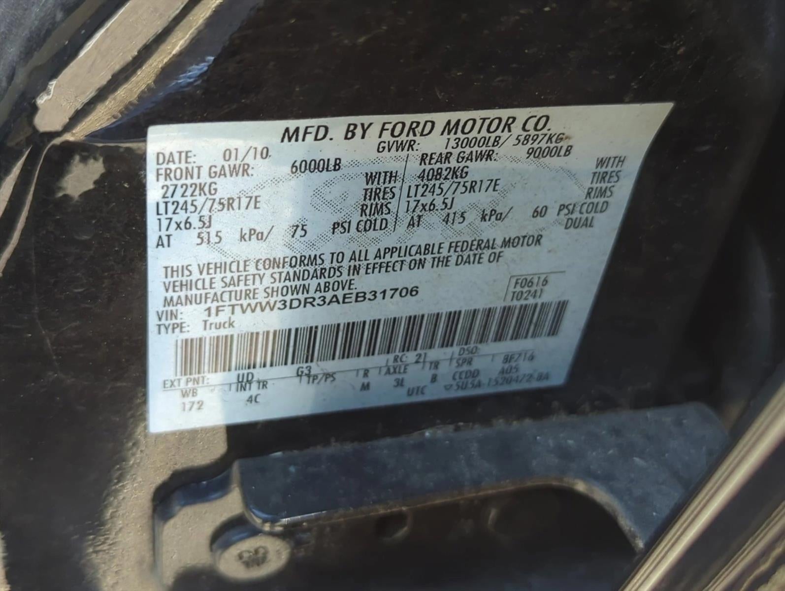 2010 Ford Super Duty F-350 DRW 4WD Crew Cab 8 Ft Box Lariat