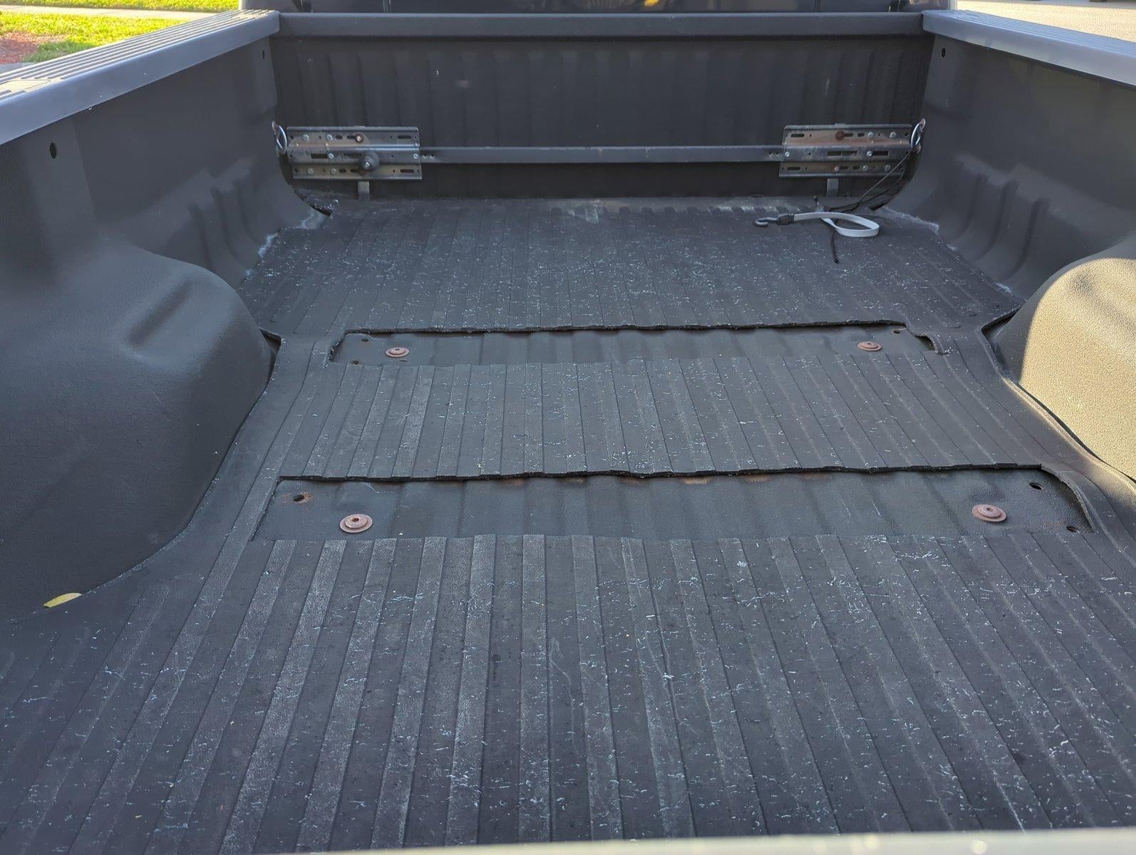 2010 Ford Super Duty F-350 DRW 4WD Crew Cab 8 Ft Box Lariat