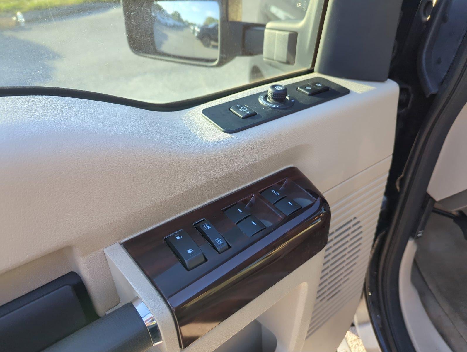 2010 Ford Super Duty F-350 DRW 4WD Crew Cab 8 Ft Box Lariat