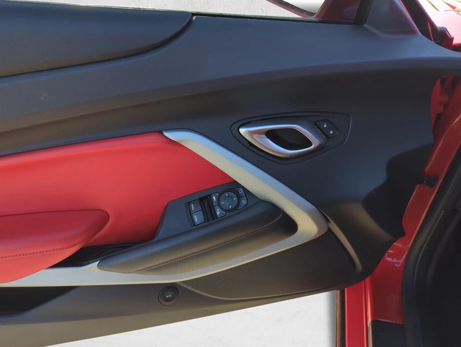 2023 Chevrolet Camaro 2dr Convertible 2LT