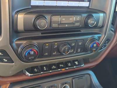 2016 Chevrolet Silverado 3500 HD Crew Cab Long Box 4-Wheel Drive High Country