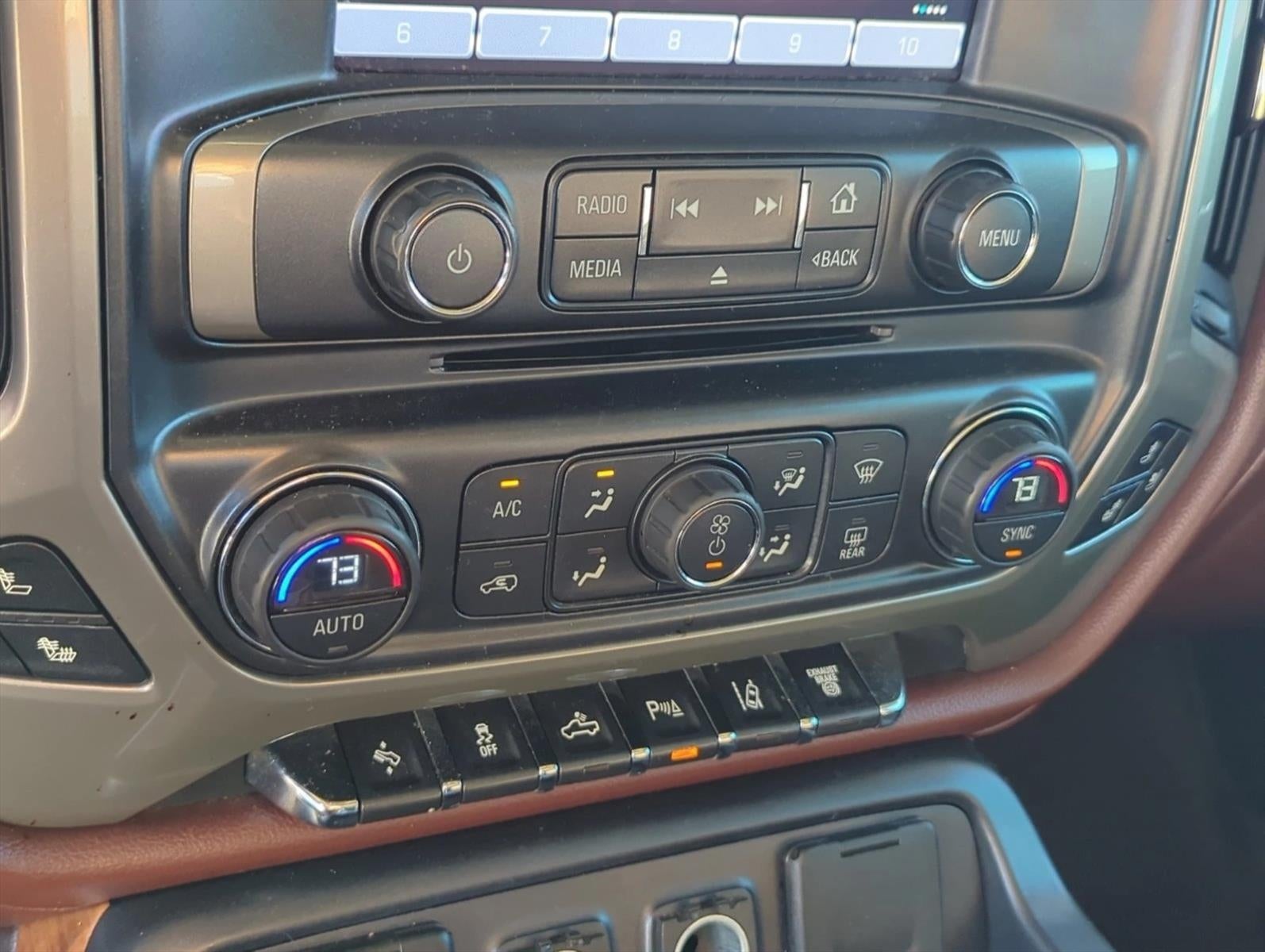 2016 Chevrolet Silverado 3500 HD Crew Cab Long Box 4-Wheel Drive High Country