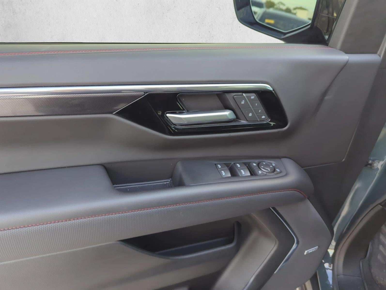 2025 Chevrolet Tahoe 2WD RST