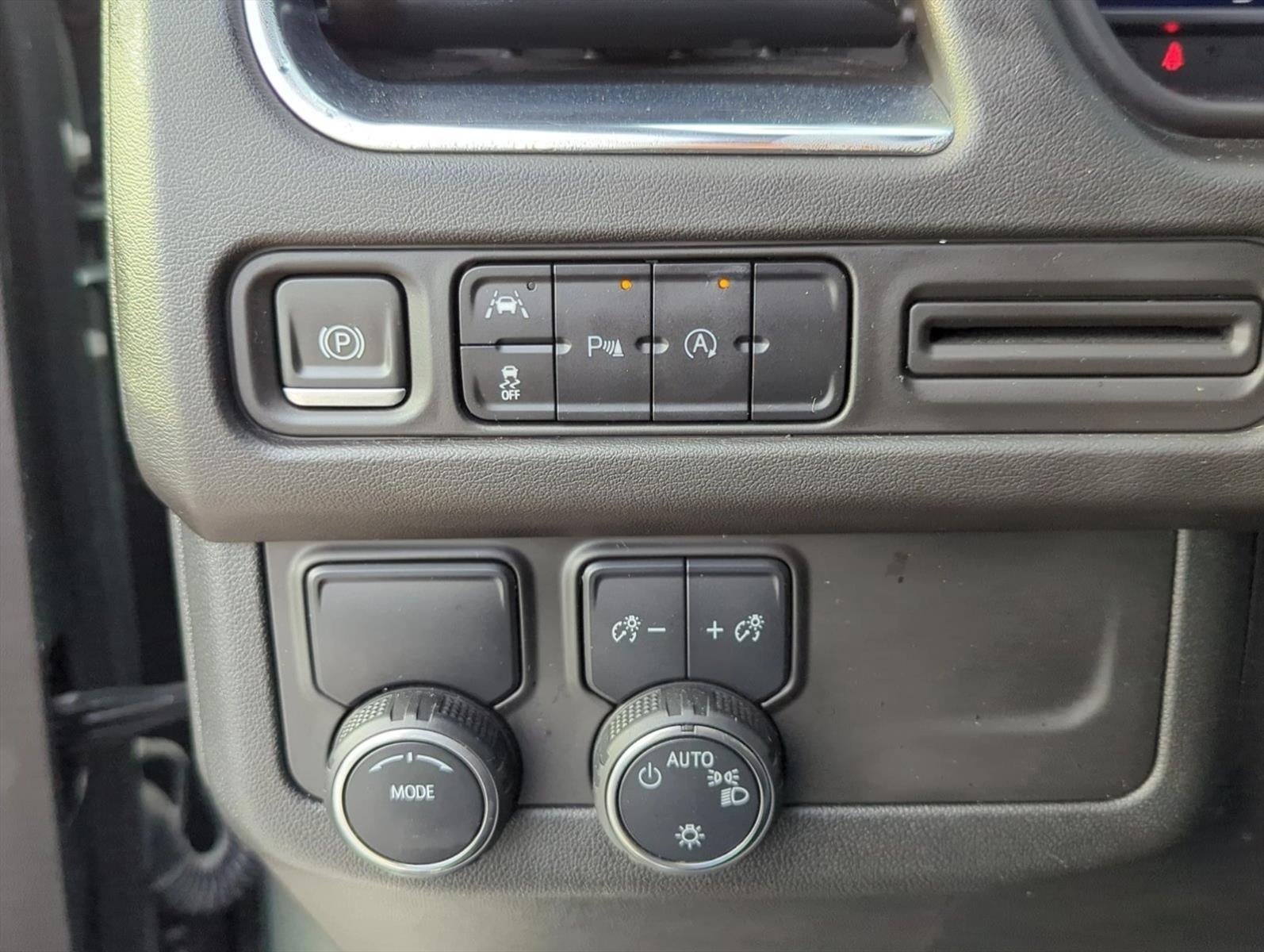 2023 Chevrolet Suburban 2WD Premier