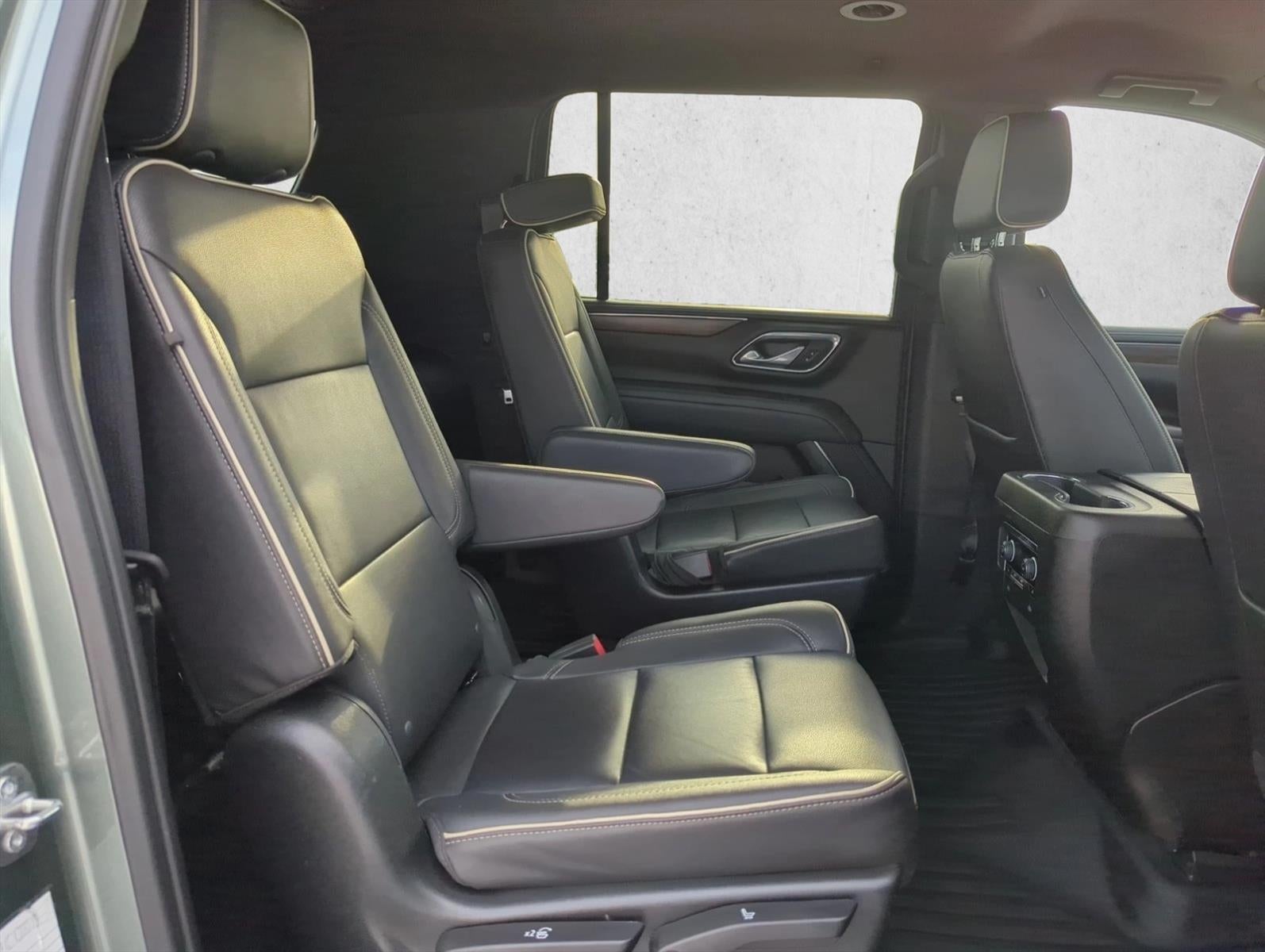 2023 Chevrolet Suburban 2WD Premier