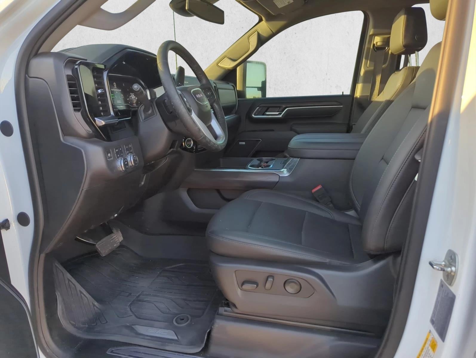 2025 GMC Sierra 2500 HD Crew Cab Standard Box 4-Wheel Drive SLT