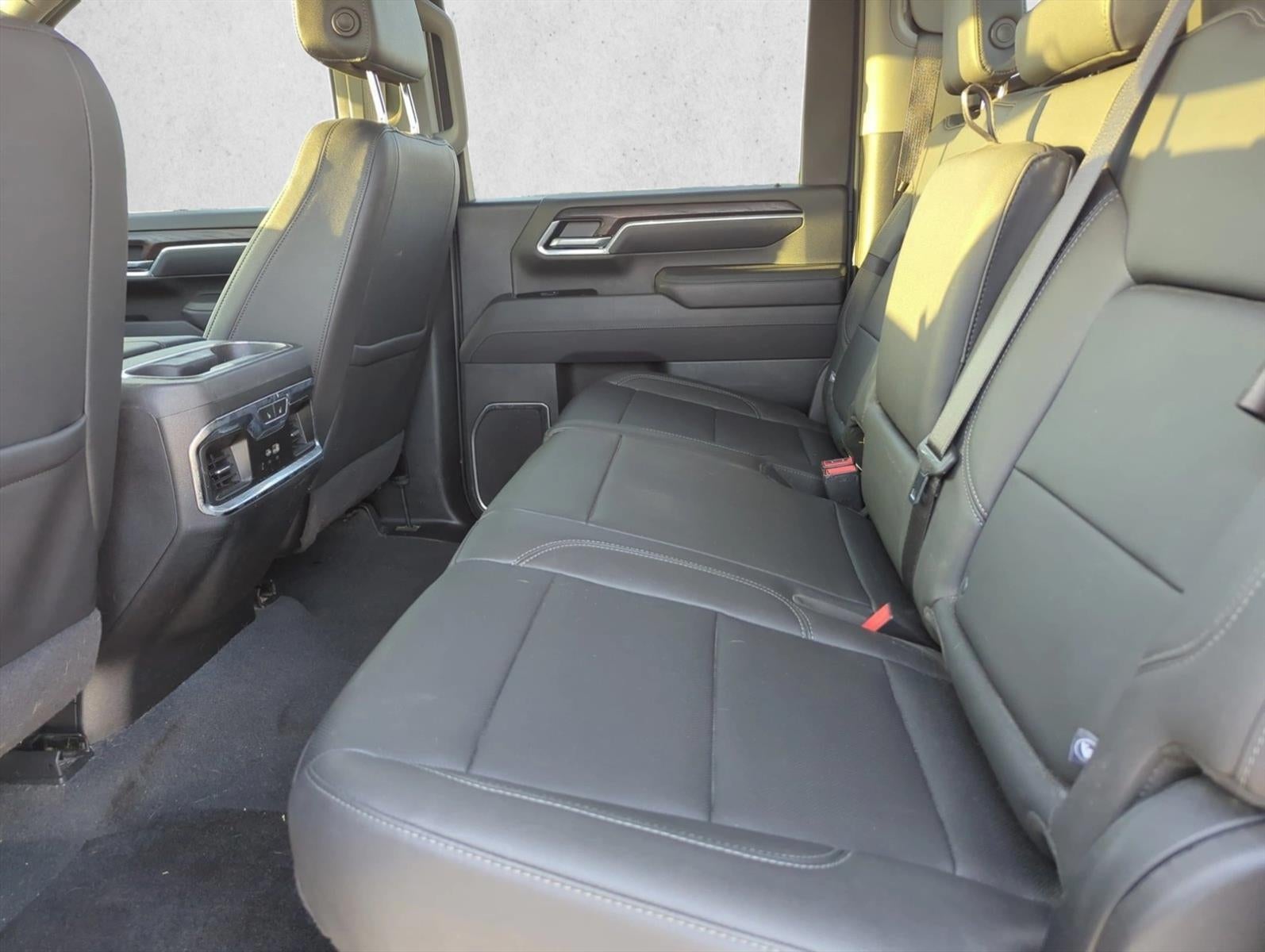 2025 GMC Sierra 2500 HD Crew Cab Standard Box 4-Wheel Drive SLT