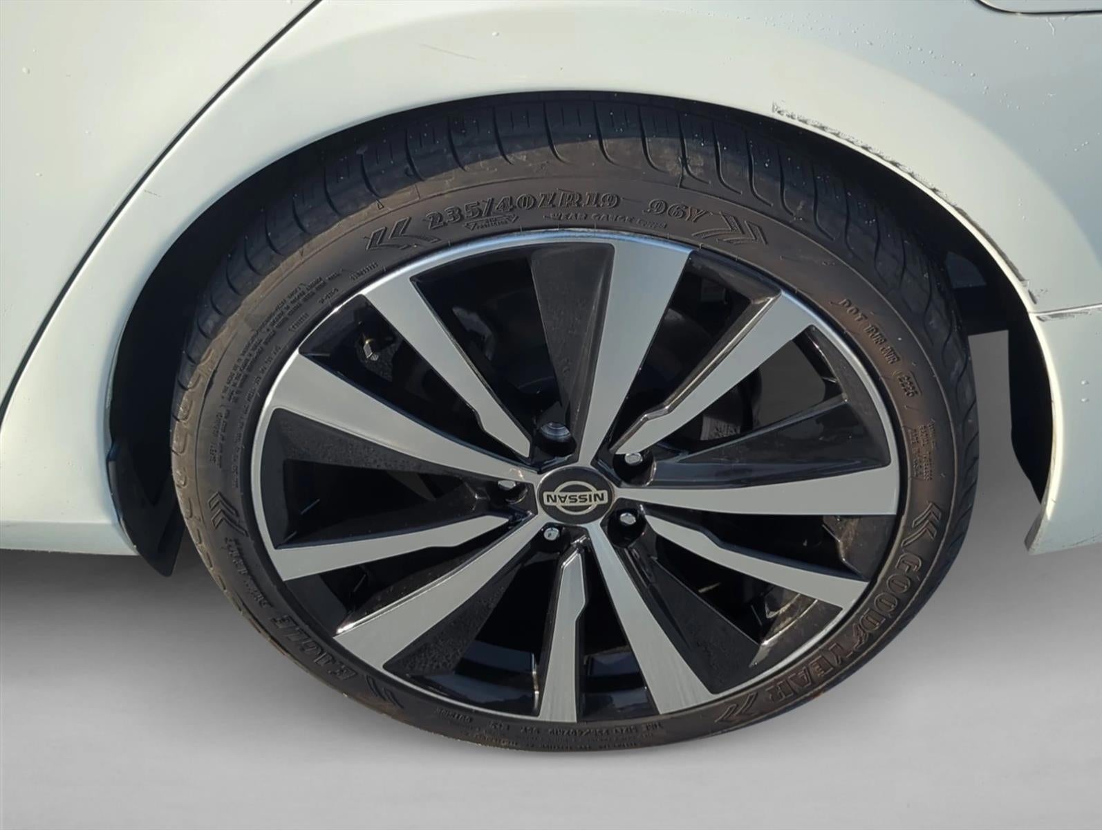 2020 Nissan Altima 2.5 SR Sedan
