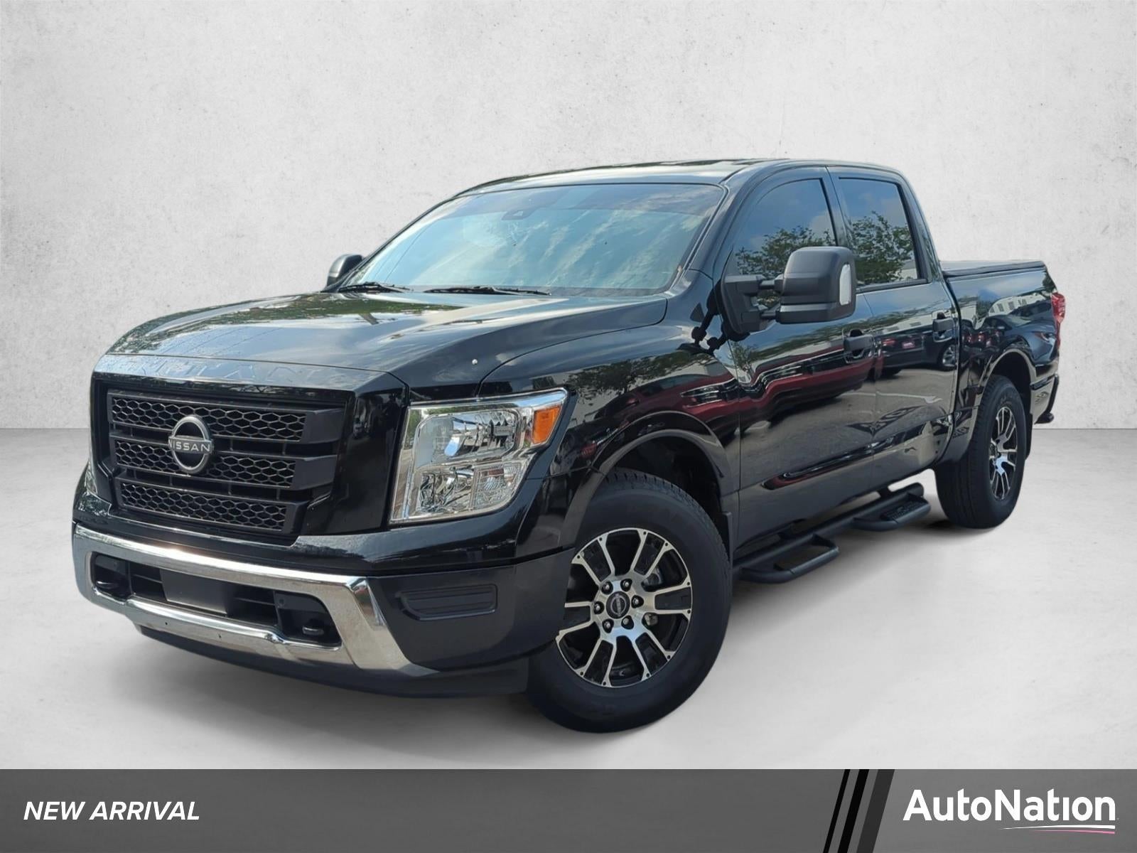 2024 Nissan Titan 4x2 Crew Cab SV
