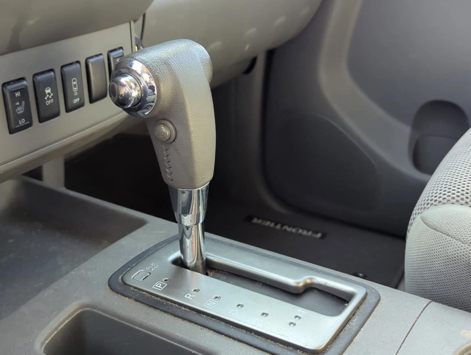 2017 Nissan Frontier Crew Cab 4x2 SV V6 Auto