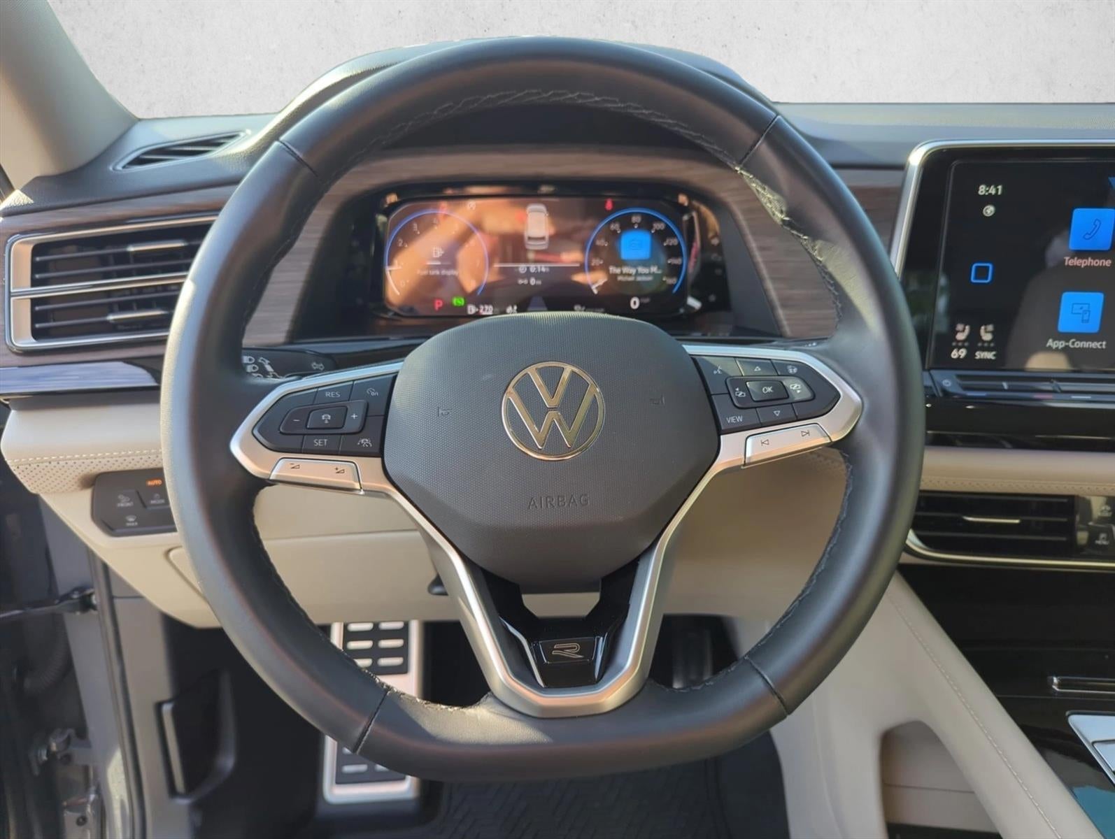 2025 Volkswagen Atlas 2.0T SEL Premium R-Line 4MOTION