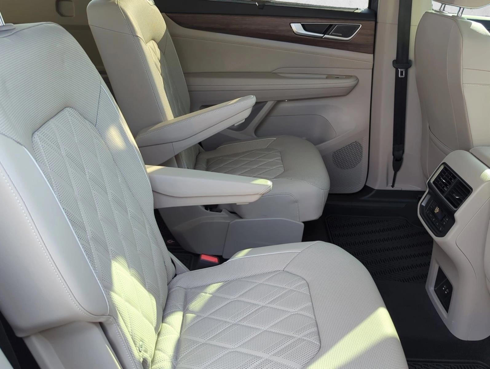 2025 Volkswagen Atlas 2.0T SEL Premium R-Line 4MOTION