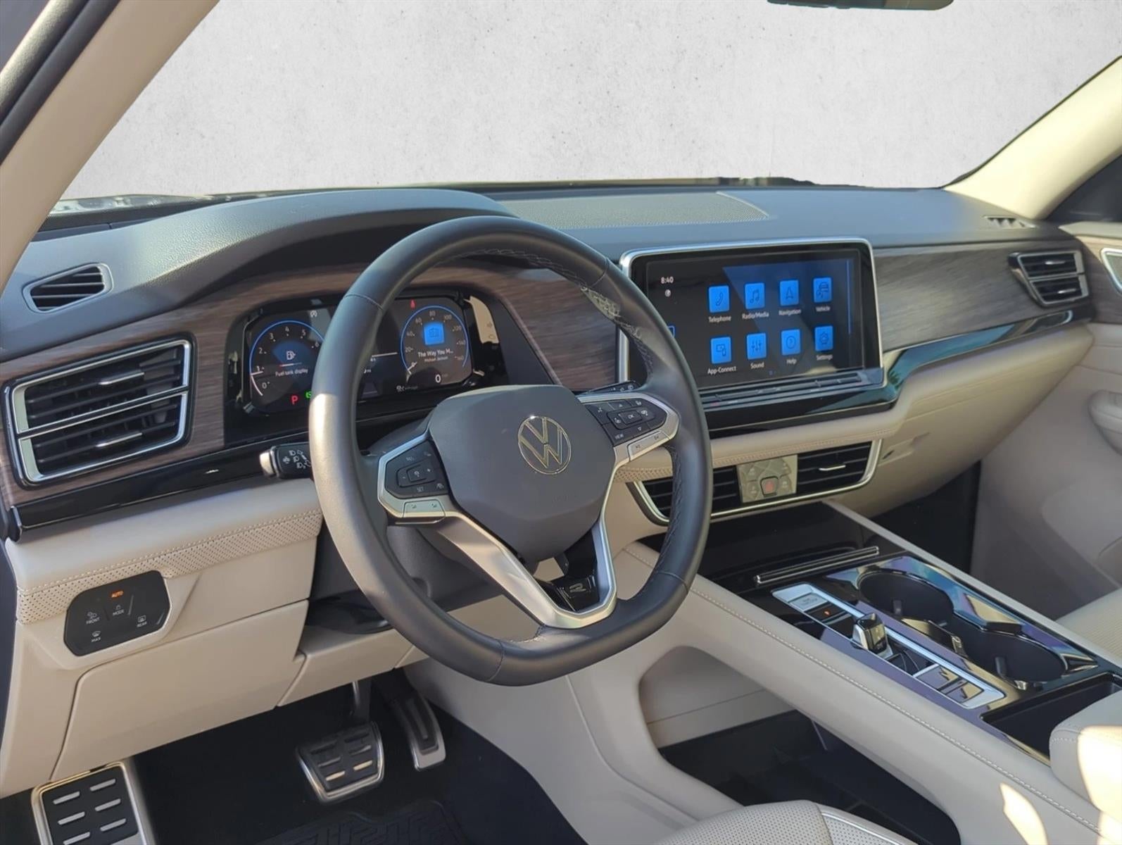 2025 Volkswagen Atlas 2.0T SEL Premium R-Line 4MOTION
