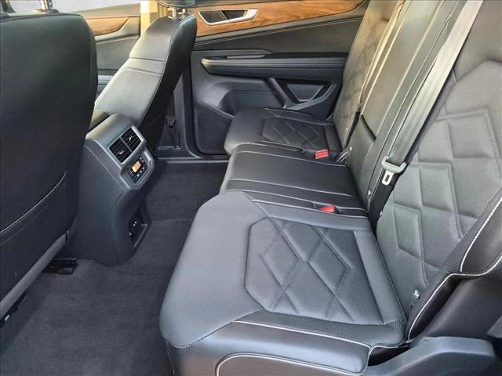 2024 Volkswagen Atlas 2.0T SE w/Technology FWD