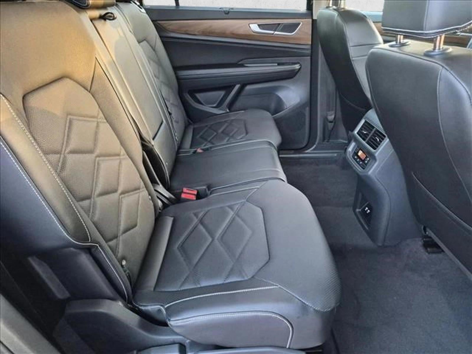 2024 Volkswagen Atlas 2.0T SE w/Technology FWD