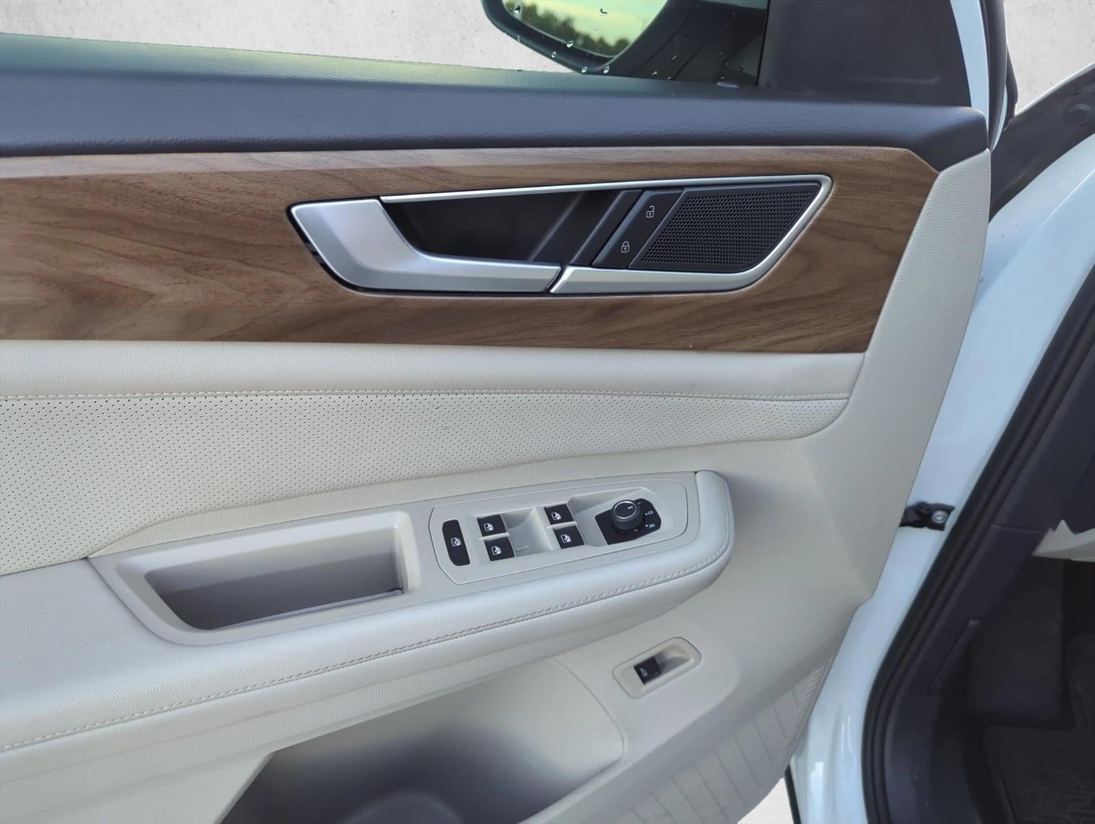 2024 Volkswagen Atlas 2.0T SE w/Technology FWD