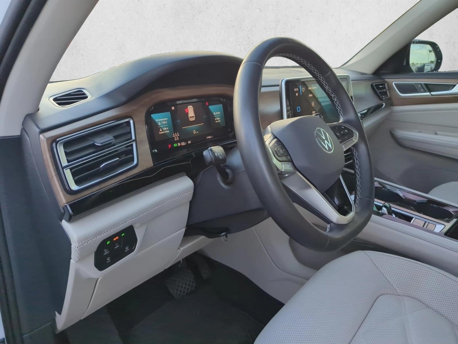 2024 Volkswagen Atlas 2.0T SE w/Technology FWD