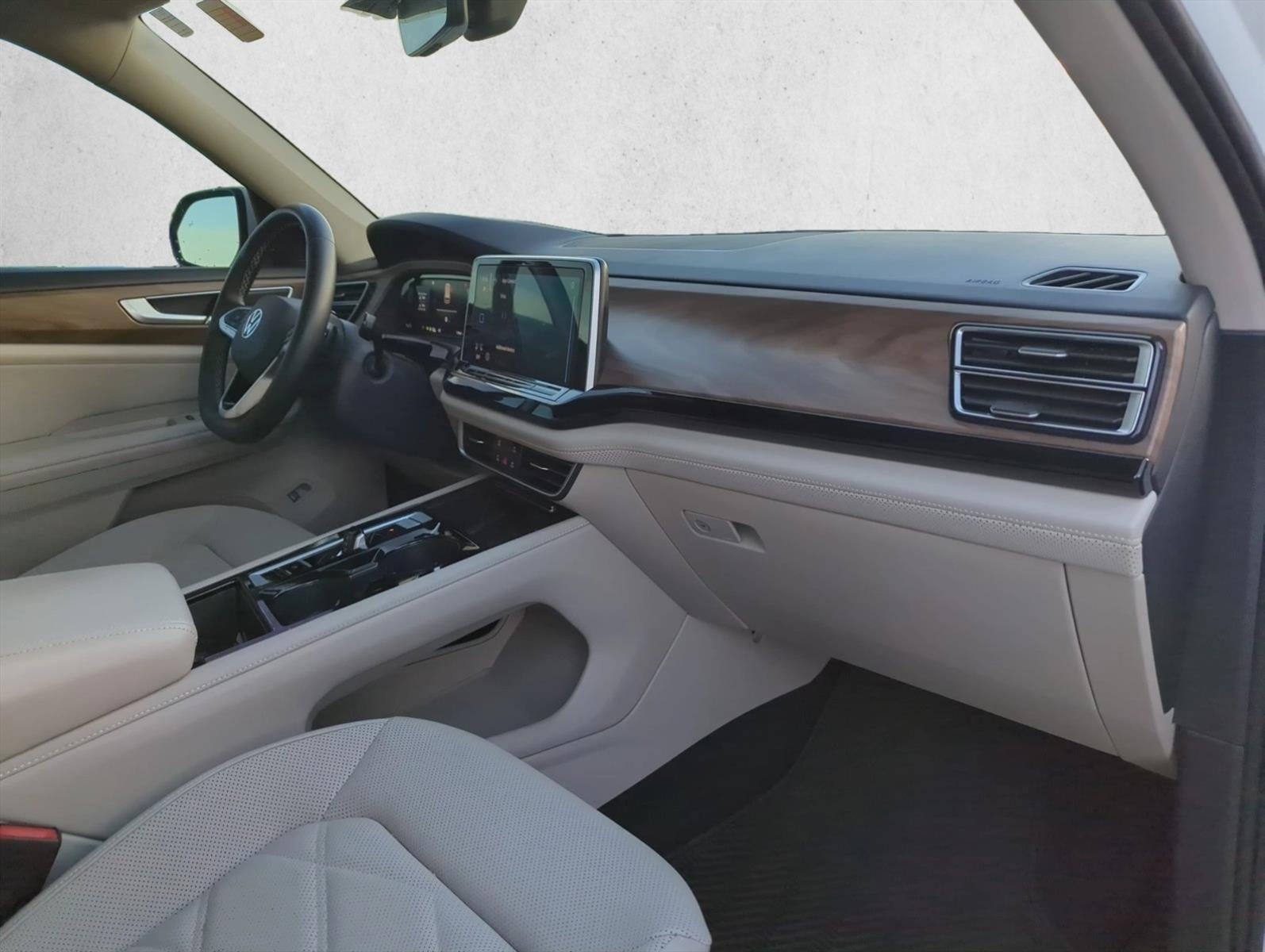 2024 Volkswagen Atlas 2.0T SE w/Technology FWD