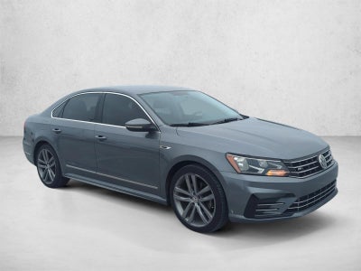 2017 Volkswagen Passat R-Line w/Comfort Pkg Auto