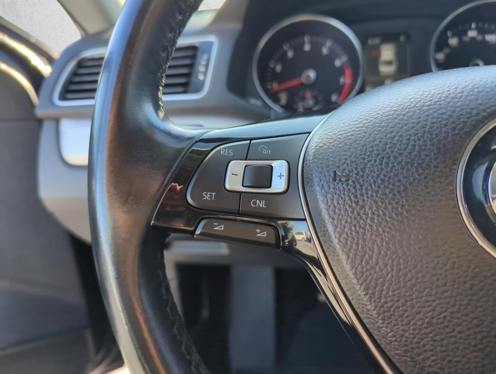2019 Volkswagen Passat 2.0T Wolfsburg Edition Auto