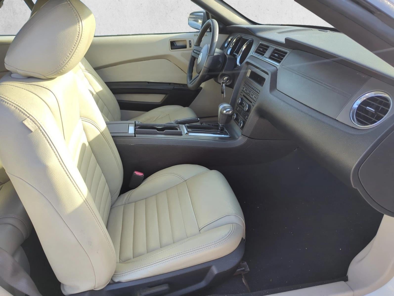 2010 Ford Mustang 2dr Conv V6