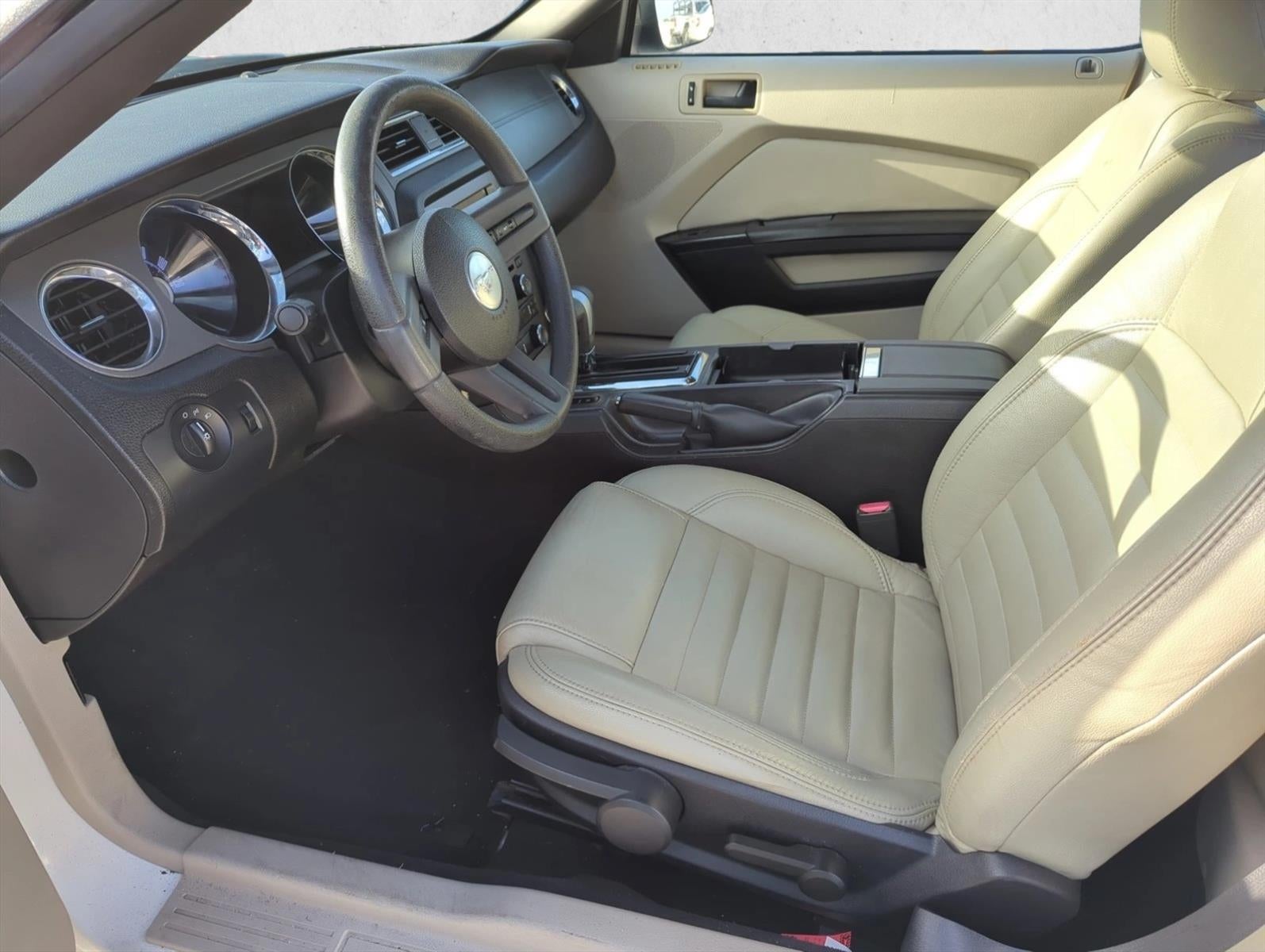 2010 Ford Mustang 2dr Conv V6
