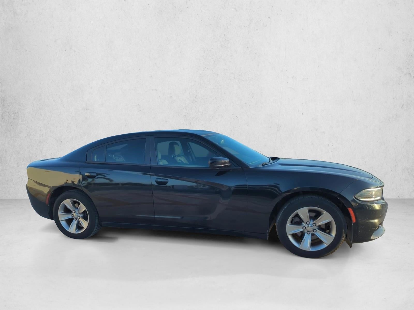 2016 Dodge Charger 4dr Sdn SXT RWD