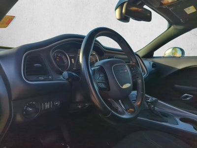 2019 Dodge Challenger SXT RWD