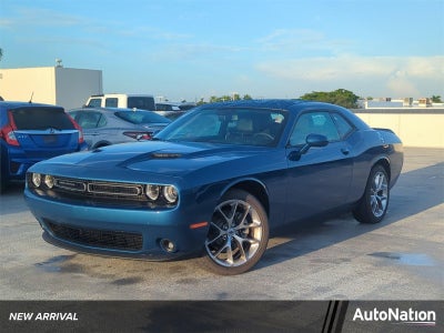 2021 Dodge Challenger SXT RWD