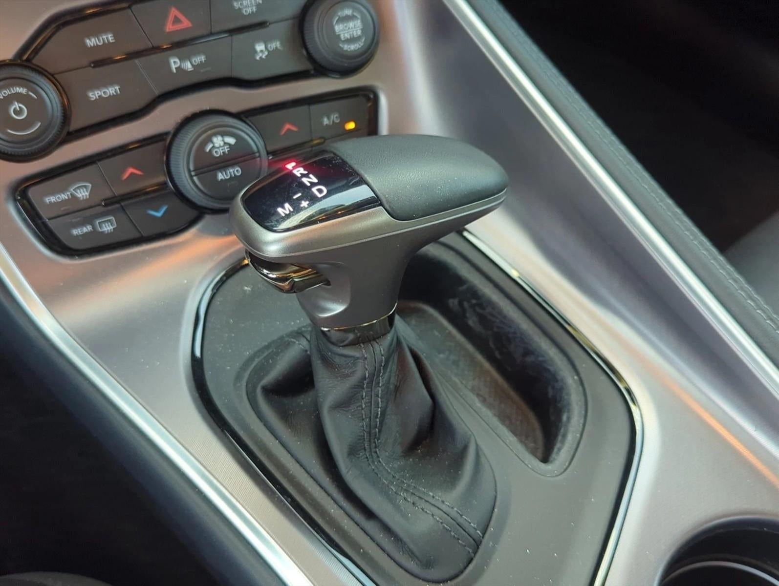 2021 Dodge Challenger SXT RWD
