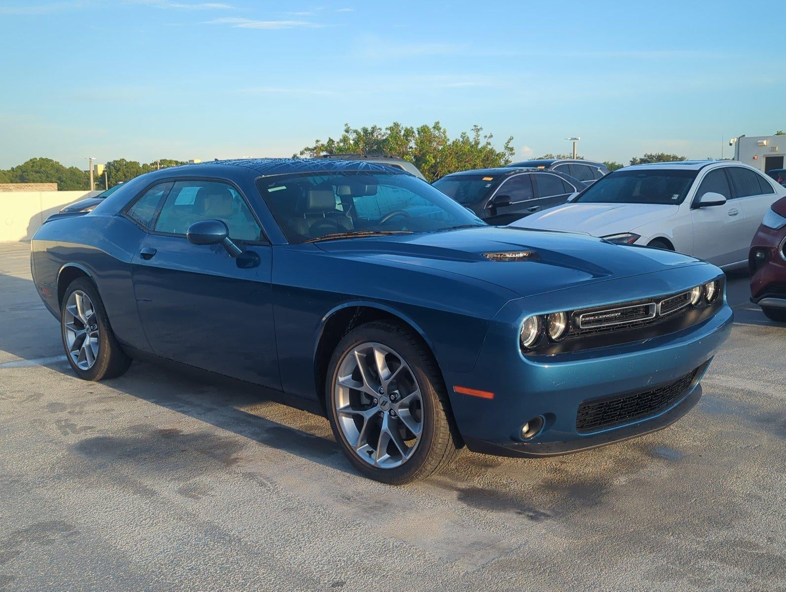 2021 Dodge Challenger SXT RWD