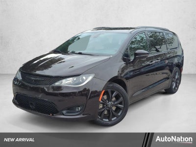 2019 Chrysler Pacifica Limited FWD
